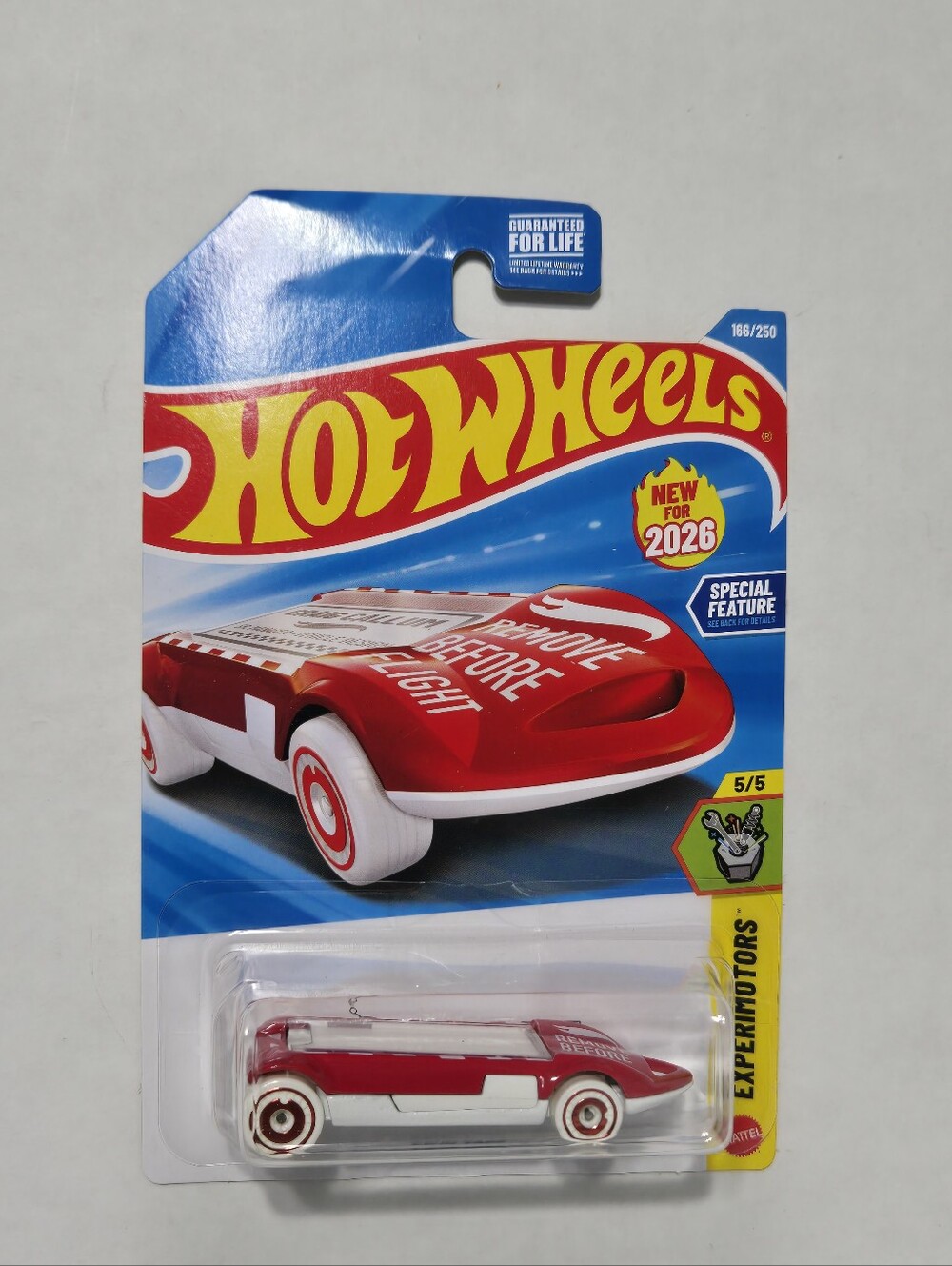 Remove Before Flight Hot Wheels Twin Tags 2026 Red/White Experimotor toy car NEW